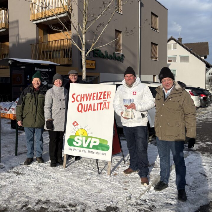 Standaktion in Gossau Dorf, v.L.n.R Fredi Wäfler, Debora Heusser, Claudio Zanetti, Daniel Wäfler, Markus Weidmann